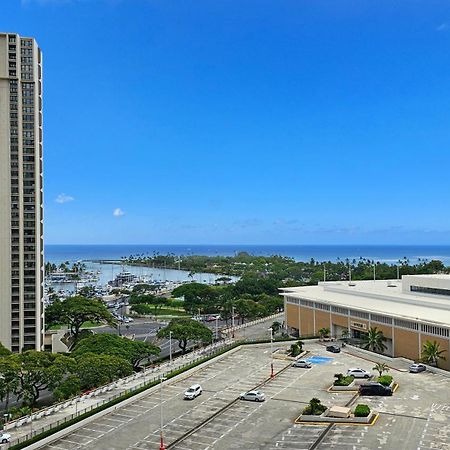 Ocean View Room At Ala Moana Fees Include Honolulu Exteriör bild